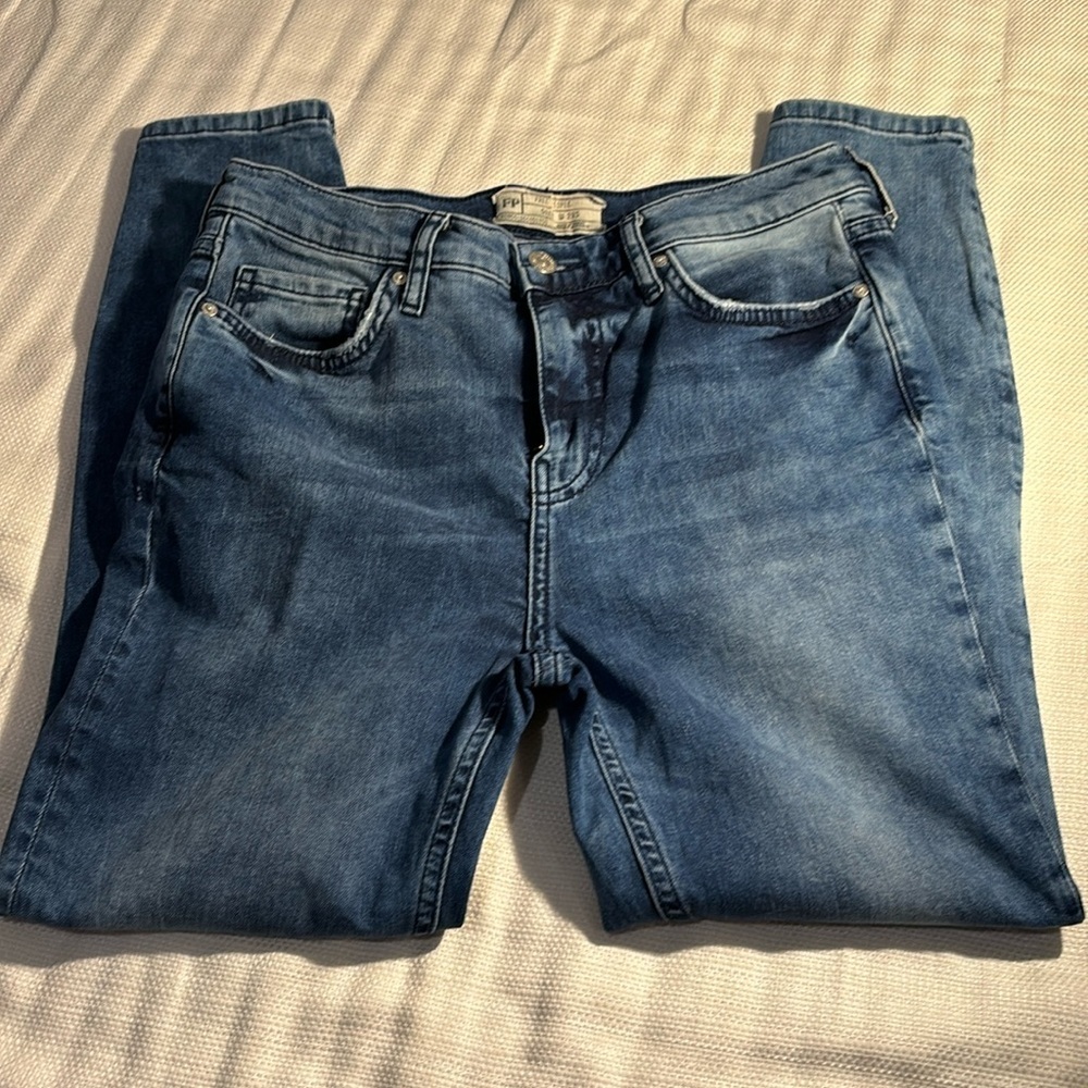 Free People Distressed Ripped Jeans Size 29S